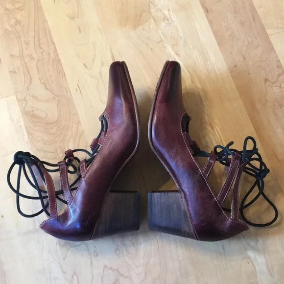 BED | STU Burgundy Leather Lace-Up Block Heel Pumps - Picture 9 of 16